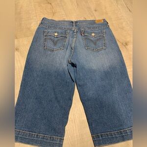 Vintage Levi’s 515 longer shorts /capris -